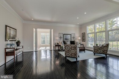 1659 Hunting Crest Way, Vienna, VA 22182 - photo 4