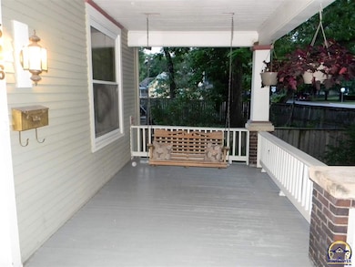 326 SW Quinton Ave, Topeka, KS 66606 - photo 2