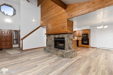 32-Living Room 20201130-DW-1935