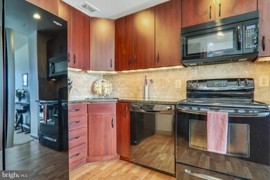 The Griffin Condominium unit 805, Washington, DC 20037 - photo 4