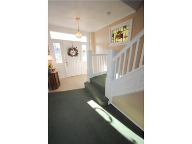 Entry/Foyer.
