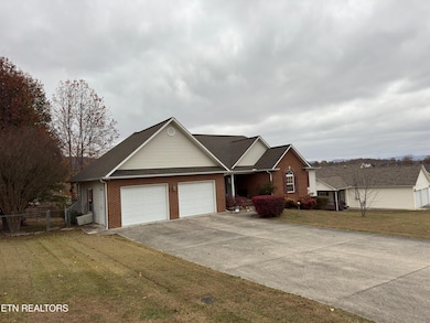 320 Clover Cir, Jacksboro, TN 37757 - photo 4