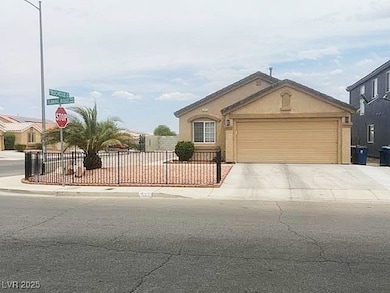 View of front of property featuring concrete drive