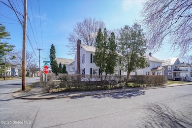16-17 Keenan St-16