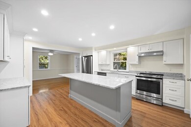 62 Longfellow Rd, Wellesley Hills, MA 02481 - photo 3