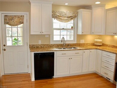 142 Shawnee Trail, Aurora, OH 44202 - photo 6