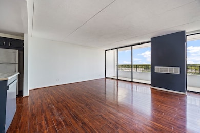 2005 S Finley Rd unit 1204, Lombard, IL 60148 - photo 7