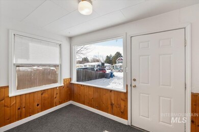 428 S Almond St, Nampa, ID 83686 - photo 5