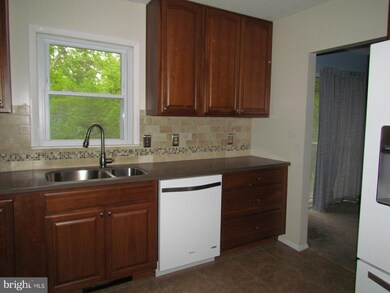 21980 Willis Dr, California, MD 20619 - photo 5