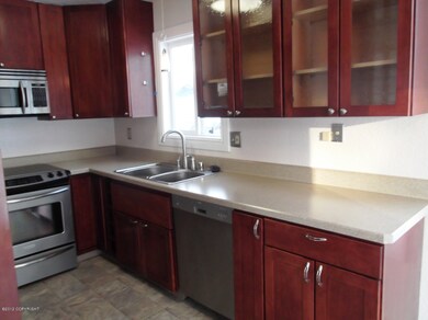 Kitchen/ Cherry Cabinets