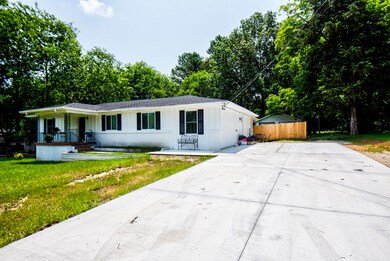 717 W James St, Rossville, GA 30741 - photo 6