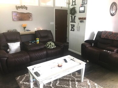 1006 E 10th St, Cushing, OK 74023 - photo 5