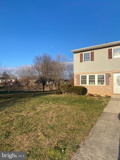 3548 Gregway Dr, Chambersburg, PA 17202 - photo 2