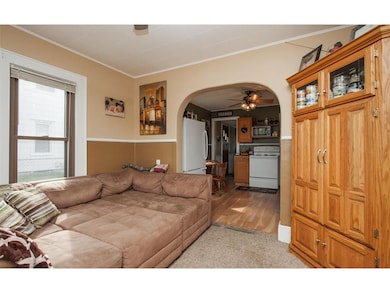 Beautiful archway leading into kitchen