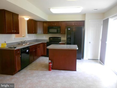 3043 Sundown Dr, Chambersburg, PA 17202 - photo 7