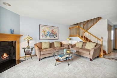 04_2345SPointeWay_165_LivingRoom_LowRes