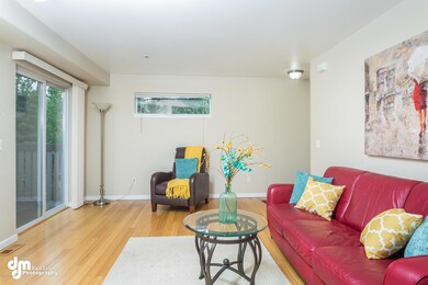 Living Room_IMG_3742-FULL