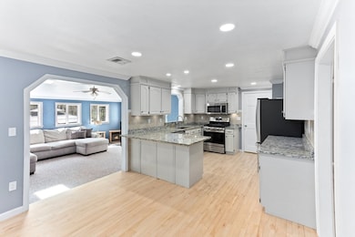 3 Centennial Dr, Blackstone, MA 01504 - photo 3