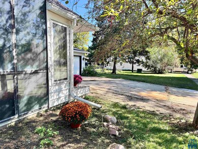 1323 10th St, Onawa, IA 51040 - photo 6