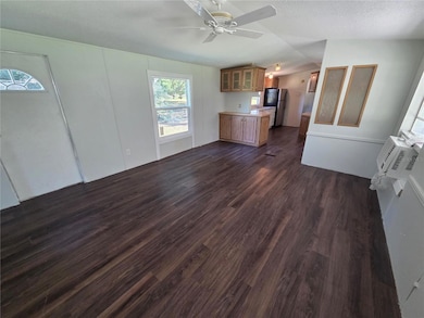 7829 Wayfarer Dr, Zephyrhills, FL 33541 - photo 3