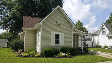 402 E 8th St, Sheridan, IN 46069 - photo 2