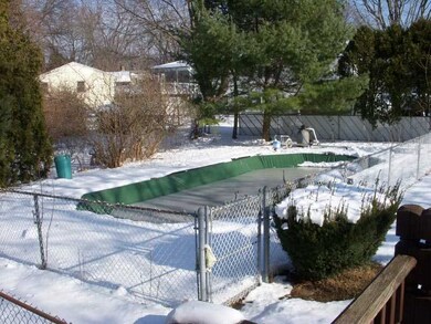 102 Theresa St, Woonsocket, RI 02895 - photo 3