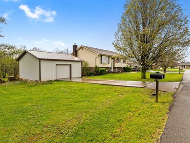 1492 S Calumet Dr, Worthington, KY 41183 - photo 4