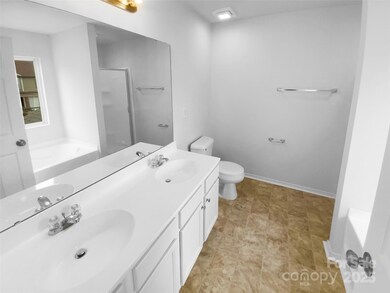 2701 Buckleigh Dr, Charlotte, NC 28215 - photo 6