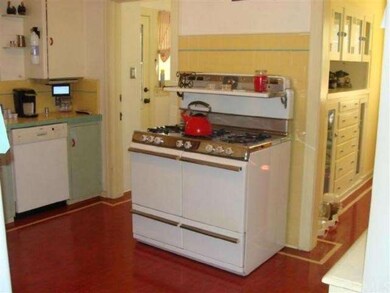 Vintage six burner, double oven/double broiler Wed