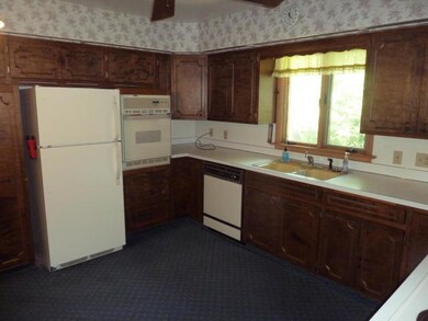 1201 6th Ave NW, Jamestown, ND 58401 - photo 3