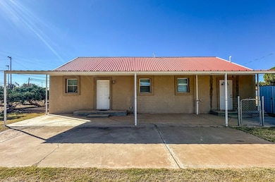 306 15th St, Seagraves, TX 79359 - photo 3