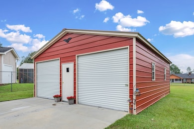 520 S Johnson St, Mount Vernon, GA 30445 - photo 2