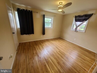 1500 Birchwood Dr, Oxon Hill, MD 20745 - photo 4