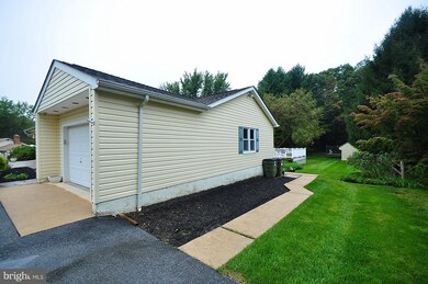 4012 Robin Hood Way, Sykesville, MD 21784 - photo 6