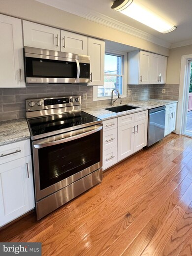 6071 Jefferson Hill Ct, Falls Church, VA 22041 - photo 5