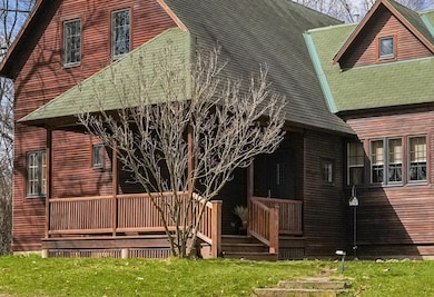 FRONT PORCH DETAIL
