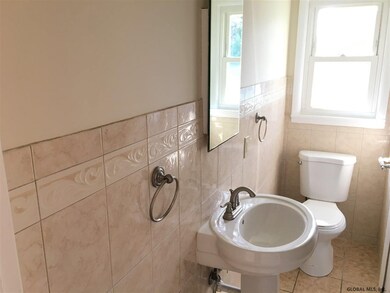 36 Acorn Ave, Rensselaer, NY 12144 - photo 7