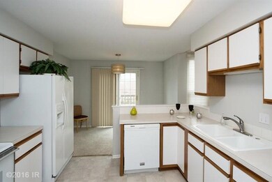 2404 81st Cir, Urbandale, IA 50322 - photo 4