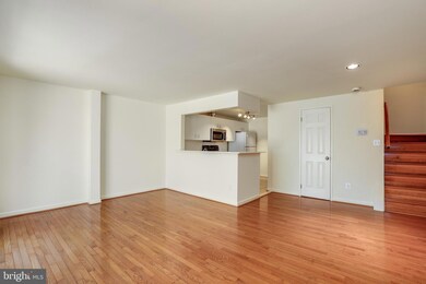 9404 Rushmore Ct, Montgomery Village, MD 20886 - photo 3