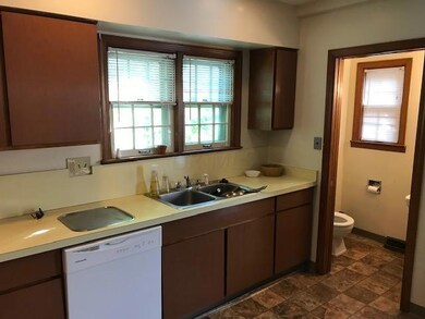 263 Jackson Kitchen 2