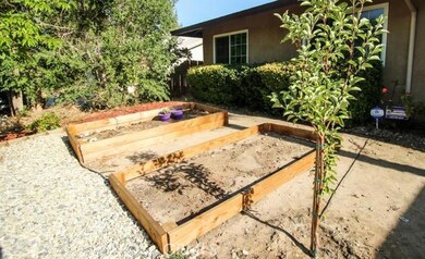 16165 Pebble Beach Dr, Victorville, CA 92395 - photo 3