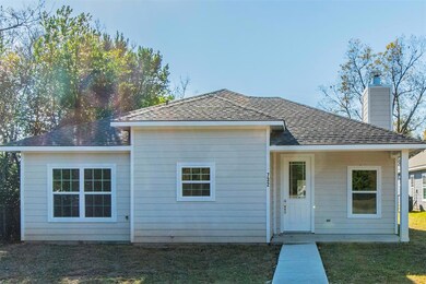 732 W Hanna St, Denison, TX 75020 - photo 2