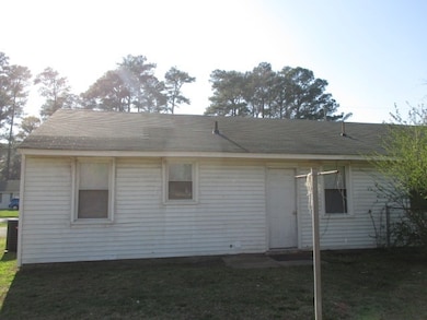 1228 Davis St, Jacksonville, NC 28540 - photo 6