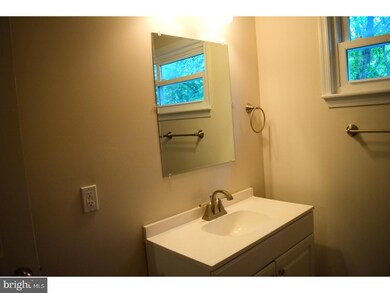 211 Canary Ln, Mount Holly, NJ 08060 - photo 7