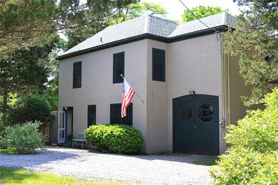 Horseshoe driveway provides ample and convenient p