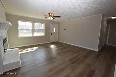 405 Cedar Ct, Jacksonville, NC 28546 - photo 4