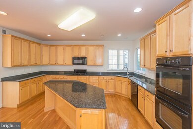 23240 Daffodil Dr, California, MD 20619 - photo 2