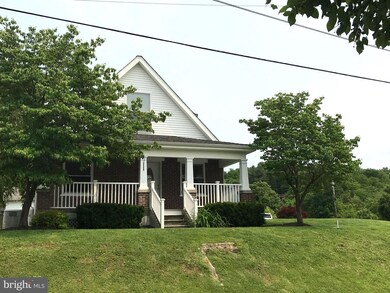 984 Englesville Hill Rd, Boyertown, PA 19512 - photo 2