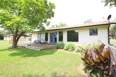 306 Northwest Dr, Fredericksburg, TX 78624 - photo 2