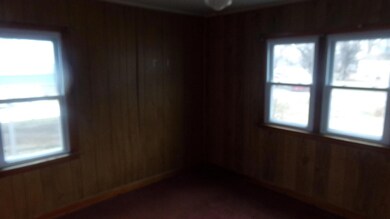 914 3rd St, Oswego, KS 67356 - photo 7